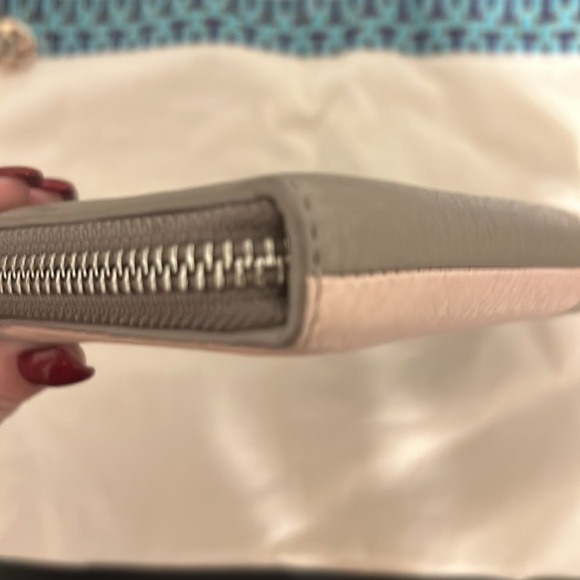 Tory Burch Pebble Colorblock Long Wallet with Dust Bag - Picture 17 of 17